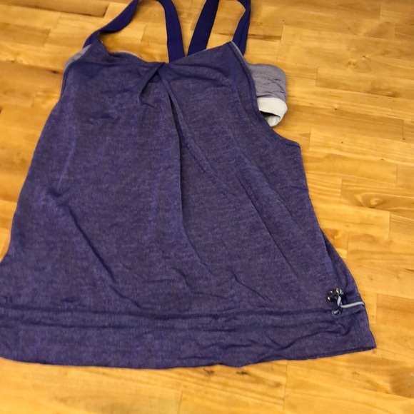 Size 8 Luluemon restless tank - Picture 4 of 5